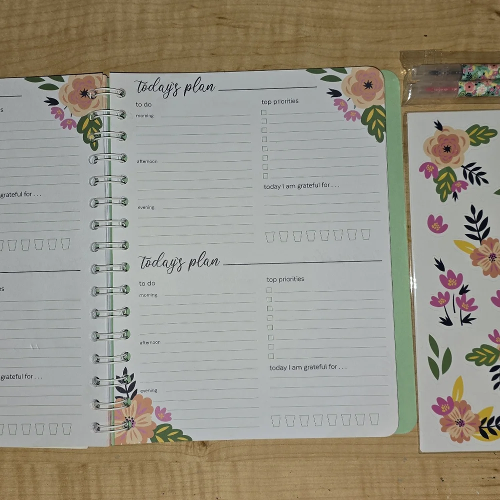 Steel Mill and Co Daily To Do Planner w/ 2 Dual Tip Highlighters & Stickers